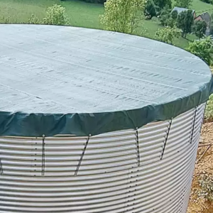 Bâche de protection pour cuves à eau en acier